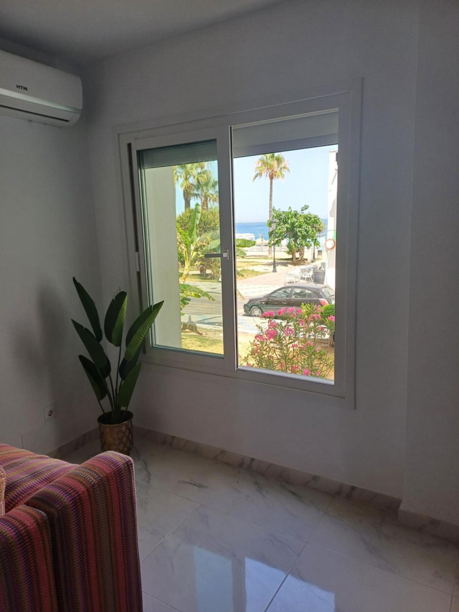 Beautiful Beachfront Newly Renovated 2 Bedroom Apartment With Swimming Pool And Garden ซานลุยส์ เดอ ซาบีนียัส ภายนอก รูปภาพ